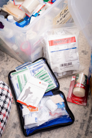 preparing an emergency disaster kit
